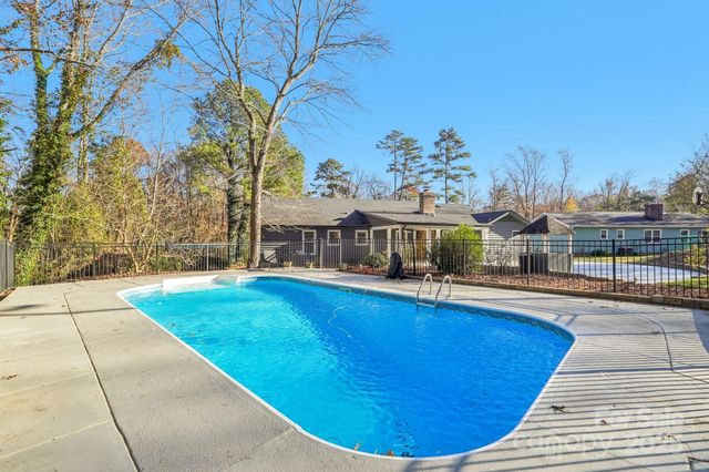 9401 Elvis Drive, Charlotte, NC 28215