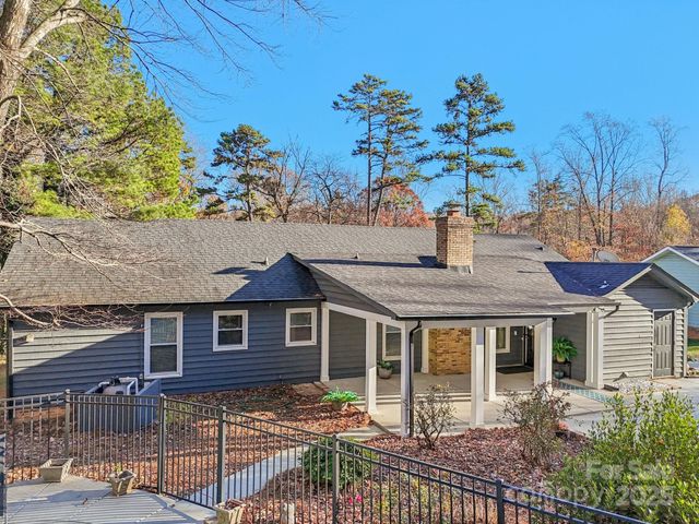 9401 Elvis Drive, Charlotte, NC 28215