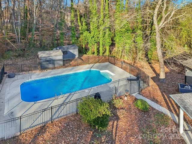 9401 Elvis Drive, Charlotte, NC 28215