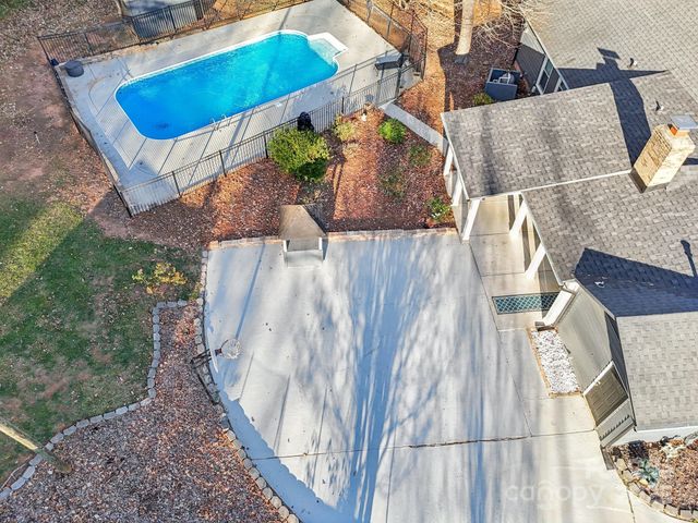 9401 Elvis Drive, Charlotte, NC 28215