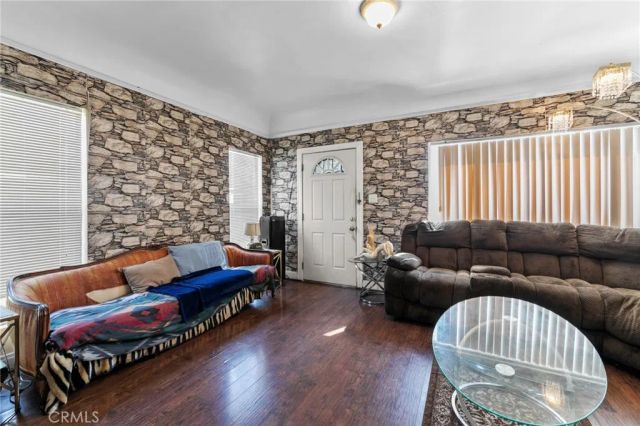 5419 S Harcourt, Los Angeles, CA 90043