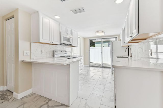 223 148TH AVENUE E, Madeira Beach, FL 33708