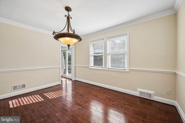 33 BRIARWOOD RD, Catonsville, MD 21228
