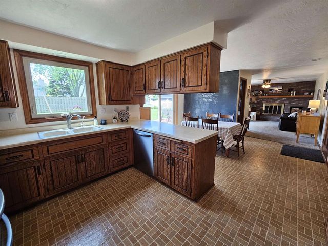 422 S FOX CROFT DRIVE, De Pere, WI 54115
