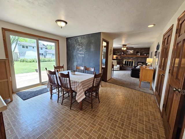 422 S FOX CROFT DRIVE, De Pere, WI 54115