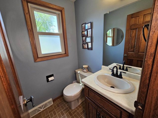 422 S FOX CROFT DRIVE, De Pere, WI 54115