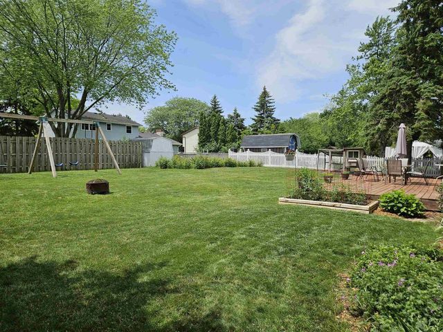 422 S FOX CROFT DRIVE, De Pere, WI 54115