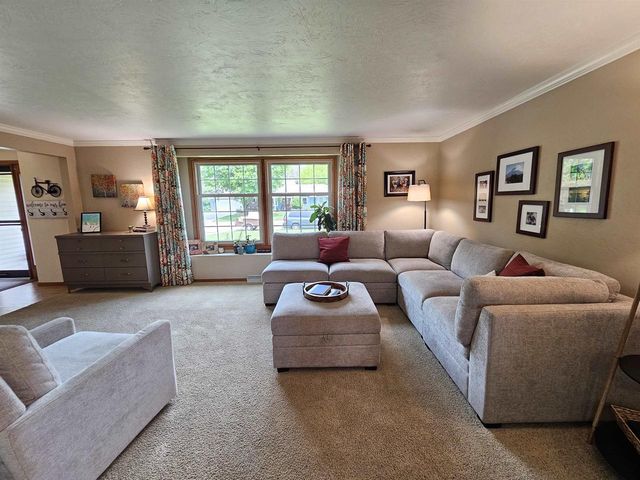 422 S FOX CROFT DRIVE, De Pere, WI 54115