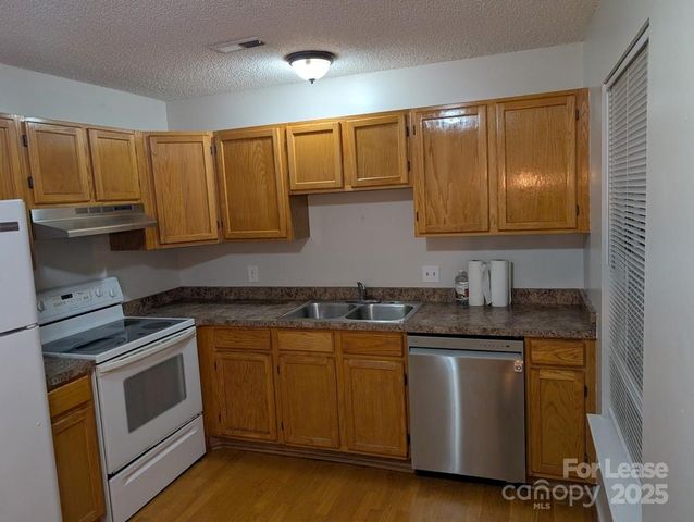 1560 Hunt Club Court, Rock Hill, SC 29732