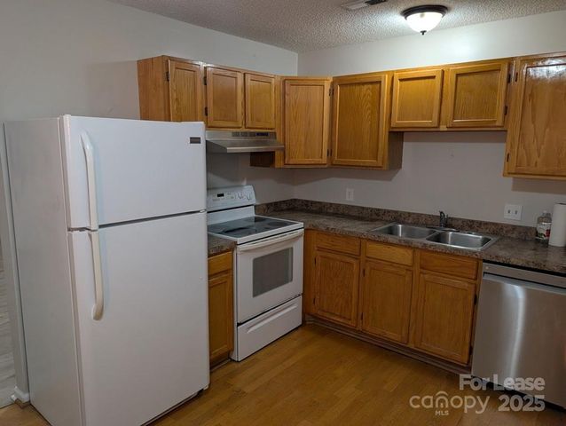 1560 Hunt Club Court, Rock Hill, SC 29732