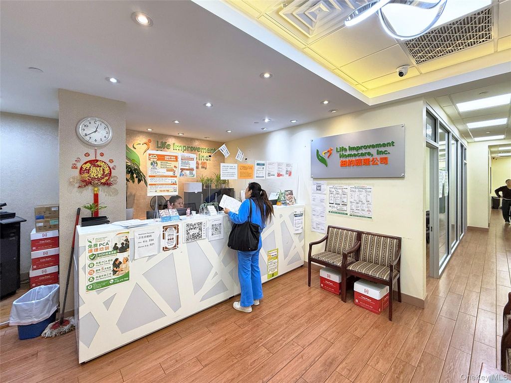 38-08 Union Street 2J, Flushing, NY 11354 — photo 4