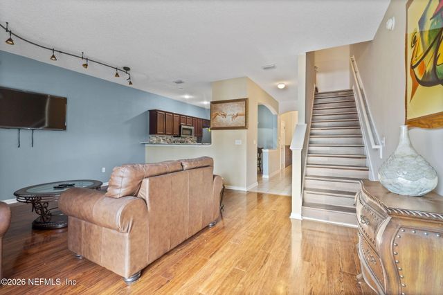 1827 BISCAYNE BAY Circle, Jacksonville, FL 32218