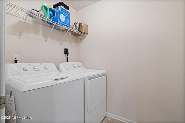 1827 BISCAYNE BAY Circle, Jacksonville, FL 32218