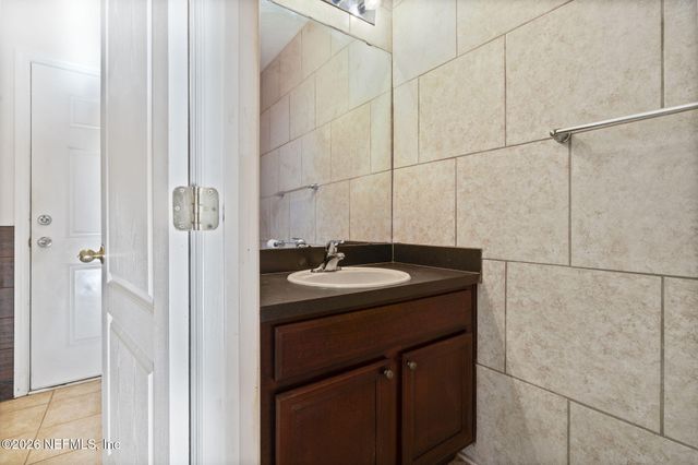 1827 BISCAYNE BAY Circle, Jacksonville, FL 32218