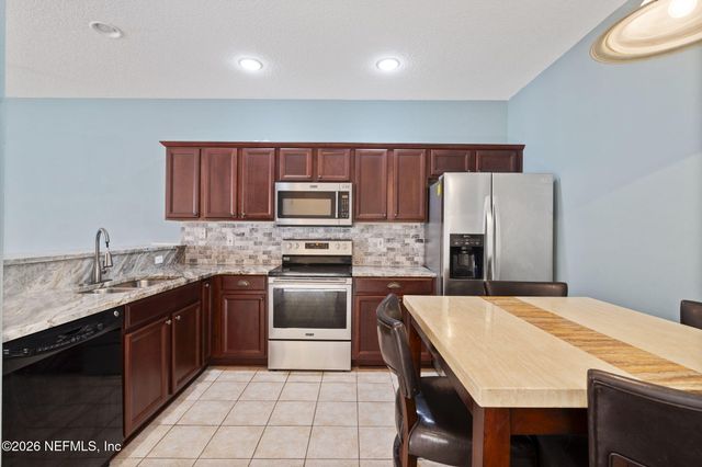 1827 BISCAYNE BAY Circle, Jacksonville, FL 32218