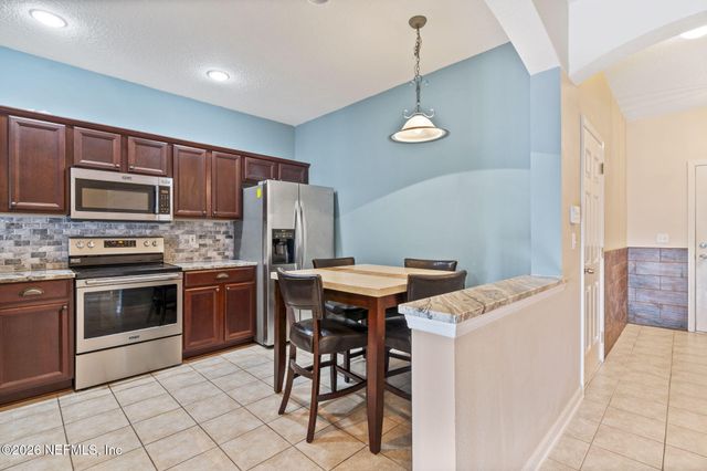 1827 BISCAYNE BAY Circle, Jacksonville, FL 32218