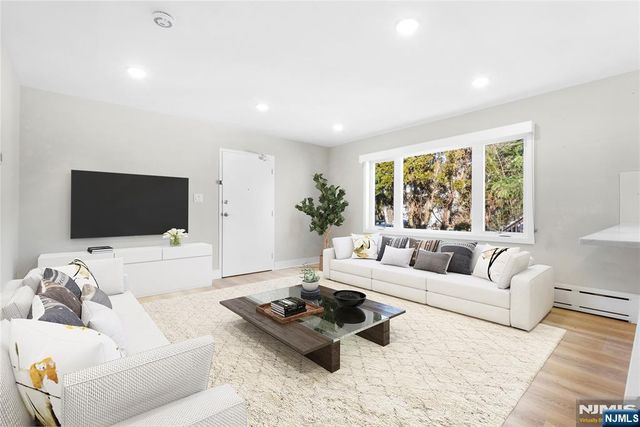 539 Undercliff Avenue 4, Edgewater, NJ 07020