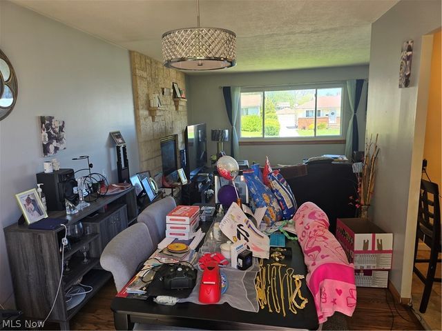 3327 Nottingham Drive, Parma, OH 44134