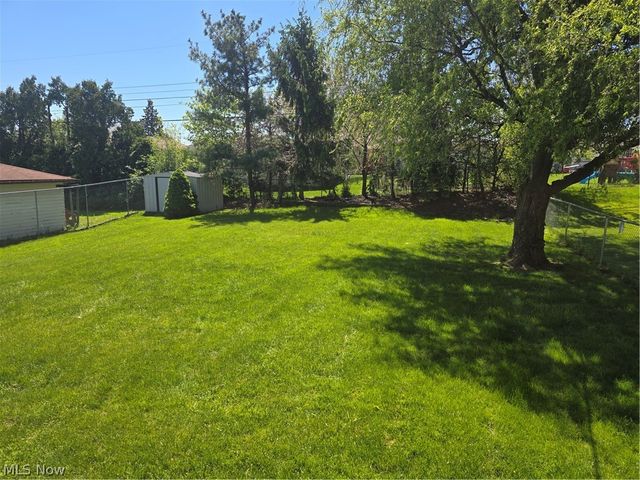 3327 Nottingham Drive, Parma, OH 44134