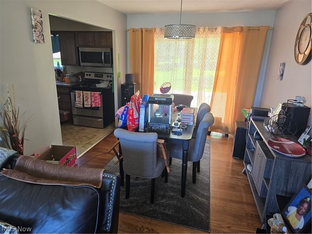 3327 Nottingham Drive, Parma, OH 44134
