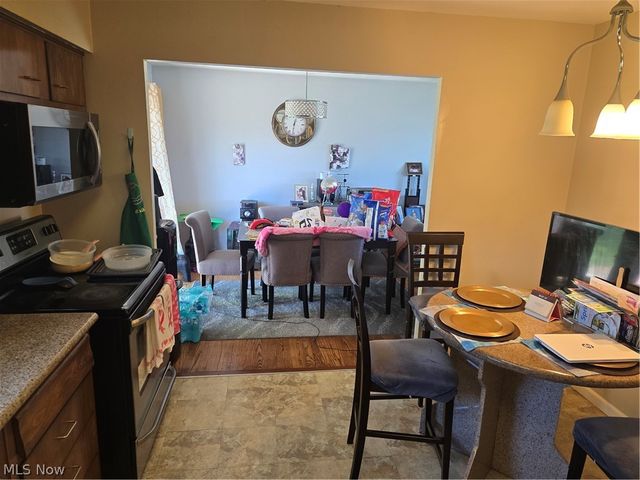 3327 Nottingham Drive, Parma, OH 44134