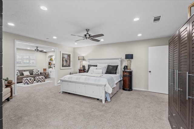 303 Cottonwood Lane, Levelland, TX 79336