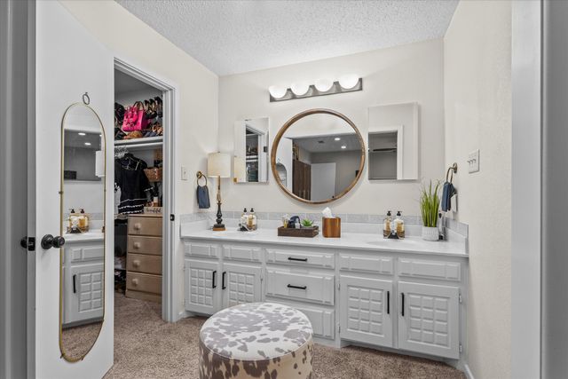 303 Cottonwood Lane, Levelland, TX 79336