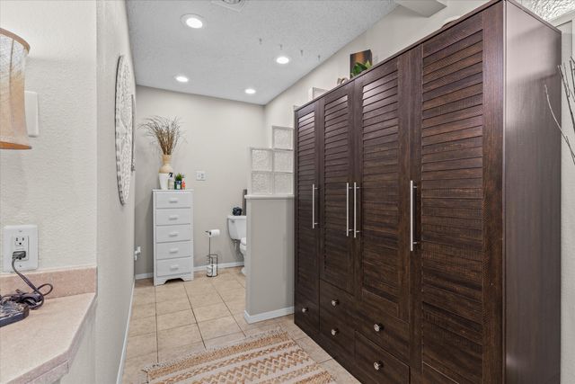 303 Cottonwood Lane, Levelland, TX 79336