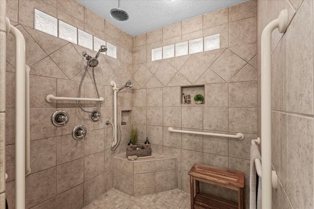 303 Cottonwood Lane, Levelland, TX 79336