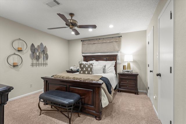 303 Cottonwood Lane, Levelland, TX 79336