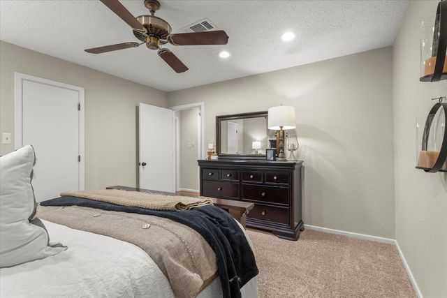 303 Cottonwood Lane, Levelland, TX 79336