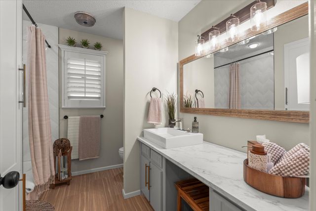 303 Cottonwood Lane, Levelland, TX 79336