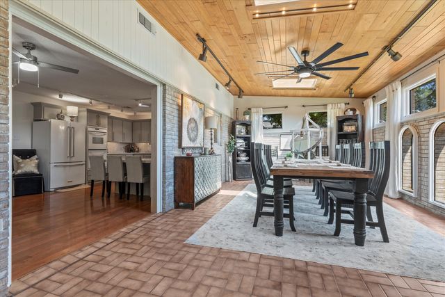 303 Cottonwood Lane, Levelland, TX 79336