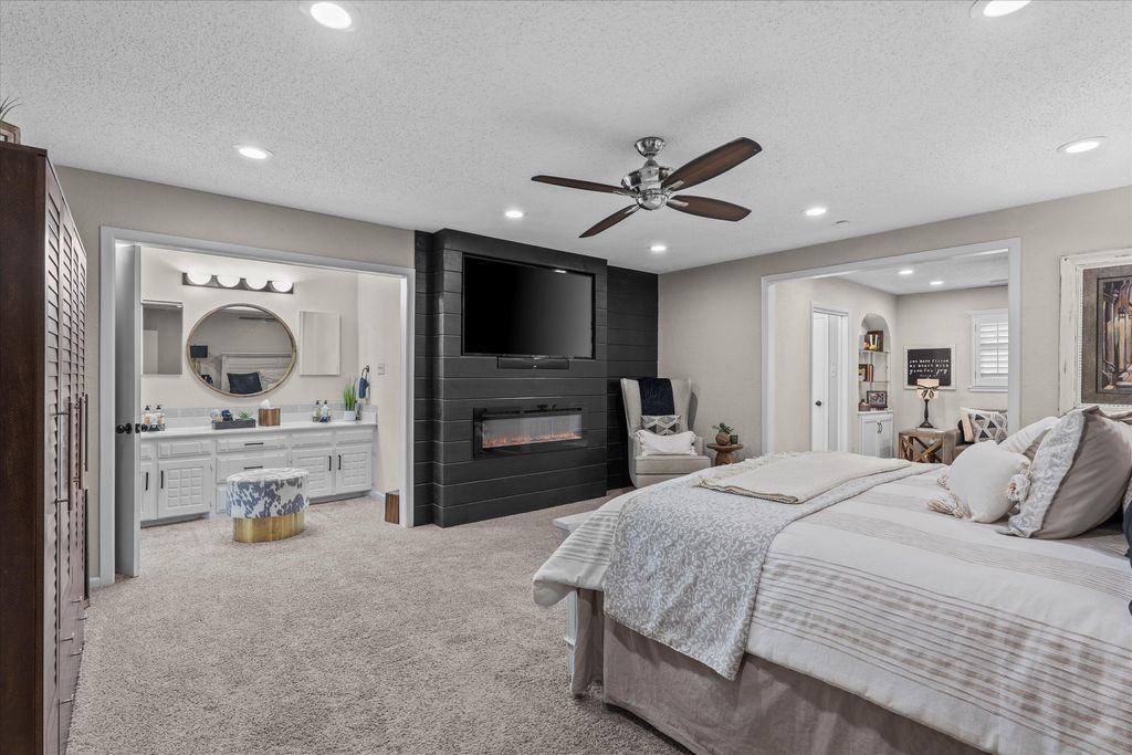 303 Cottonwood Lane, Levelland, TX 79336