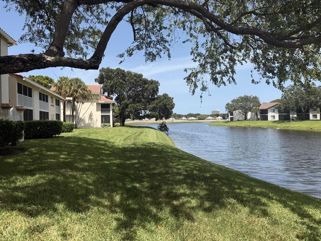 7206 Glenmoor Drive, West Palm Beach, FL 33409