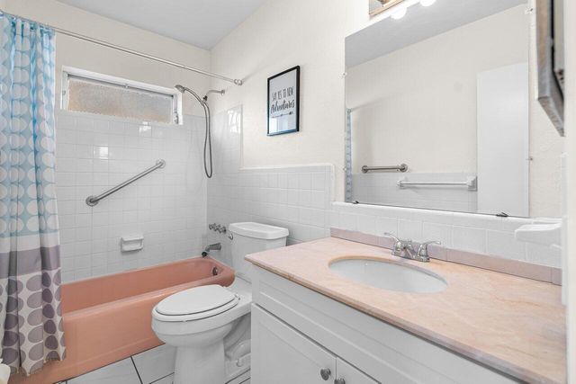 262 SE 9th Avenue B, Deerfield Beach, FL 33441