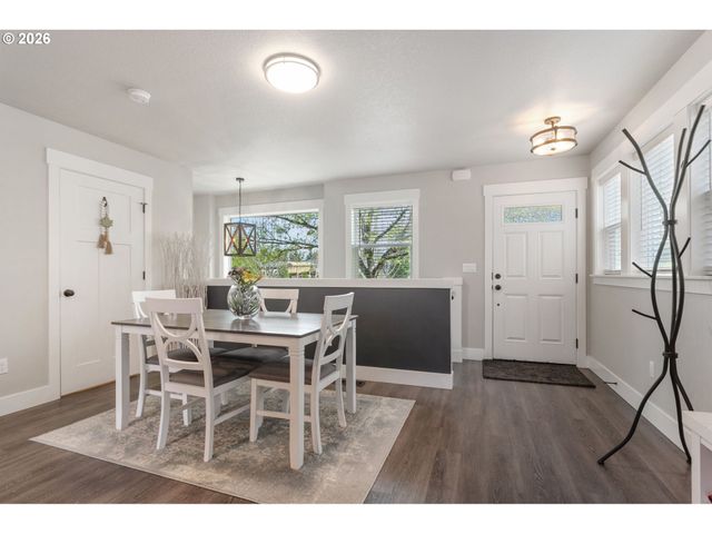 16823 CHAMPION Way, Sandy, OR 97055