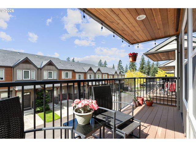 16823 CHAMPION Way, Sandy, OR 97055