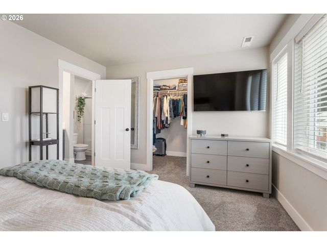16823 CHAMPION Way, Sandy, OR 97055