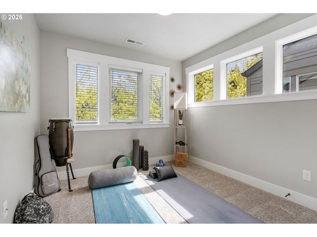 16823 CHAMPION Way, Sandy, OR 97055