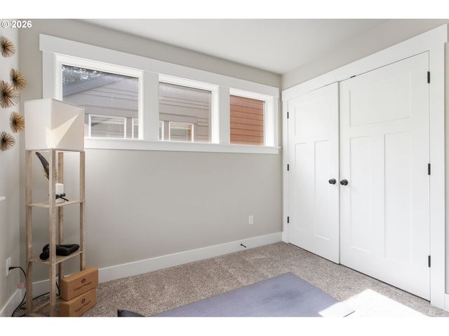 16823 CHAMPION Way, Sandy, OR 97055