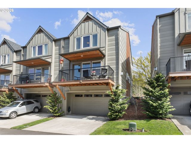 16823 CHAMPION Way, Sandy, OR 97055