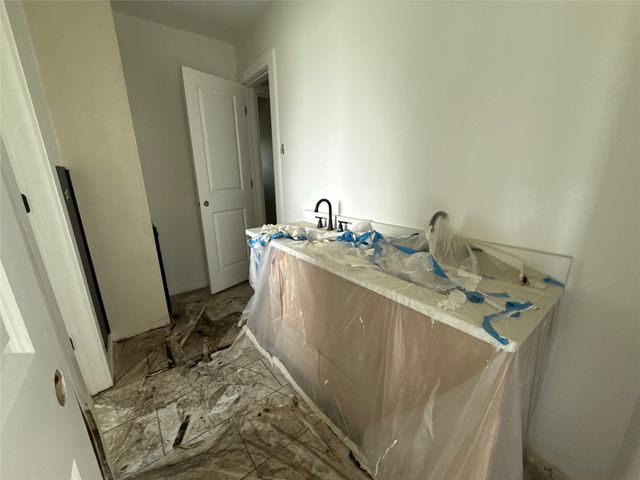 1013 Rockmoor Drive, Edgecliff Village, TX 76134