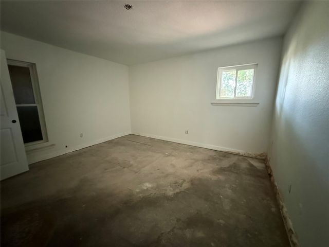 1013 Rockmoor Drive, Edgecliff Village, TX 76134