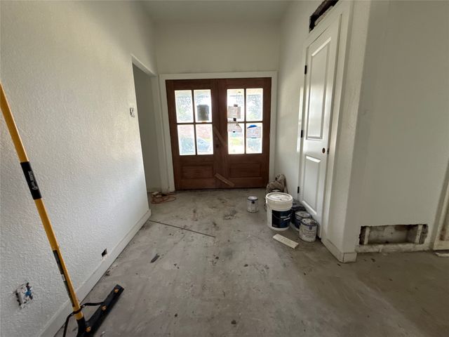 1013 Rockmoor Drive, Edgecliff Village, TX 76134