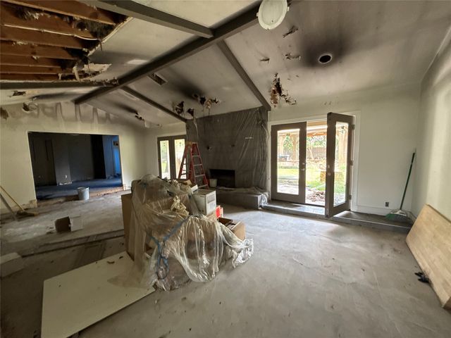 1013 Rockmoor Drive, Edgecliff Village, TX 76134