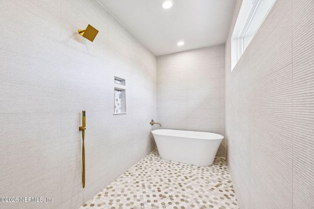 424 S 3RD Street, Fernandina Beach, FL 32034