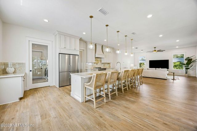 424 S 3RD Street, Fernandina Beach, FL 32034