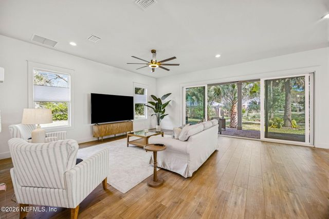 424 S 3RD Street, Fernandina Beach, FL 32034