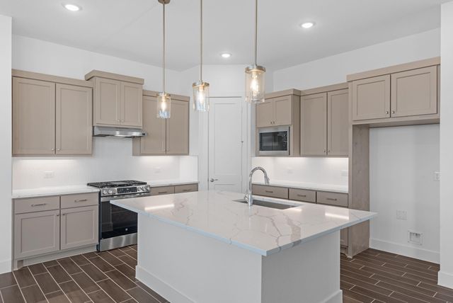 11827 Benes Drive, Mont Belvieu, TX 77523